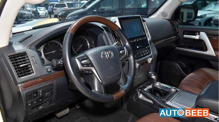 تويوتا لاندكروزر 2020