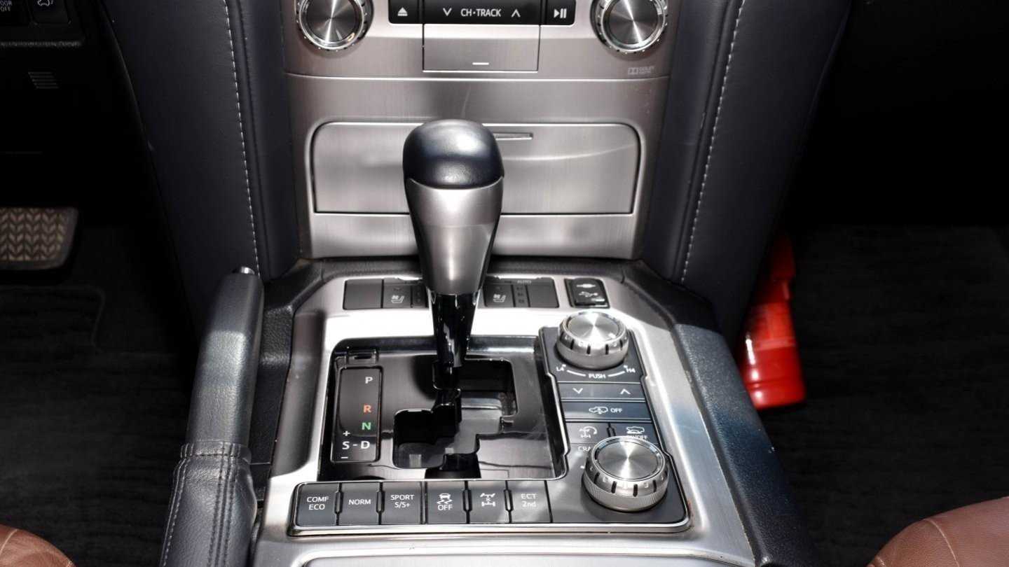 تويوتا لاندكروزر 2020