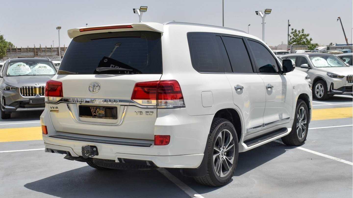 تويوتا لاندكروزر 2020