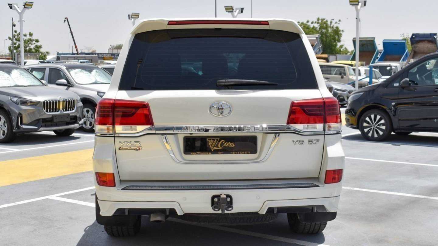 تويوتا لاندكروزر 2020