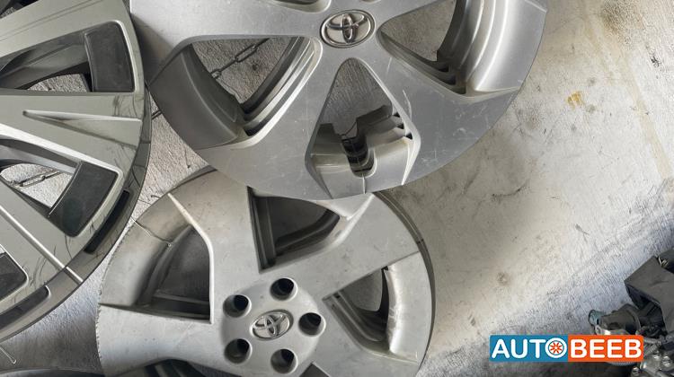 Wheel and Rims Wheel Covers  Toyota Prius