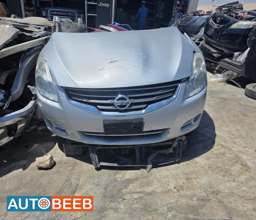 واجهة امامية نيسان التيما هايبرد 2011