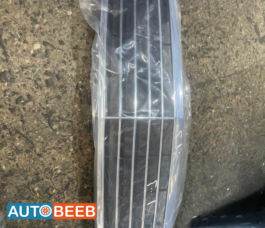 Body  Grilles Mercedes Benz E200