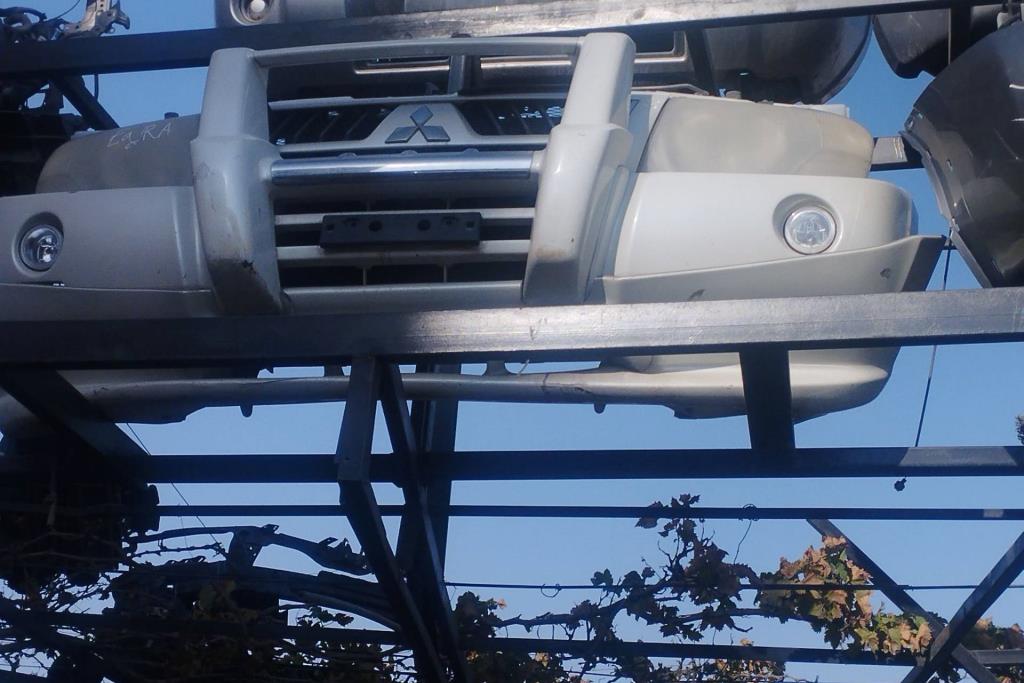 Body  Bumper Mitsubishi Pajero