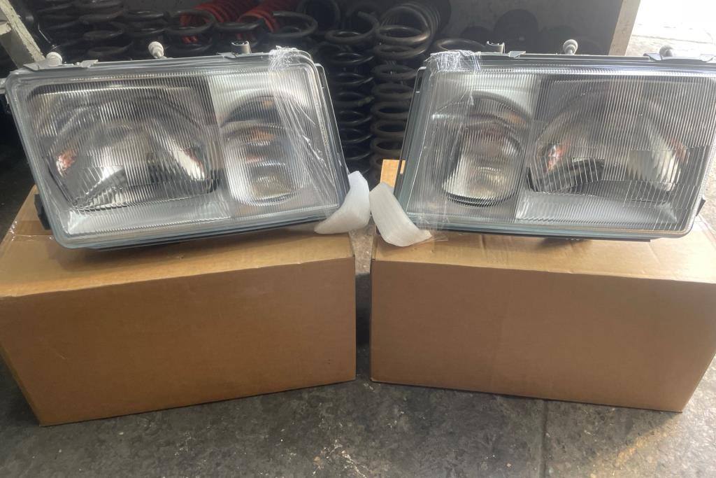 ضوء امامي يمين شمال مرسيدس E124 بطة 1994 1995