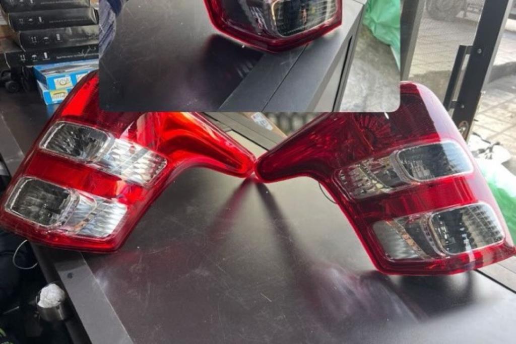 ضوء خلفي متسوبيشي يمين وشمال L200 2015 2016