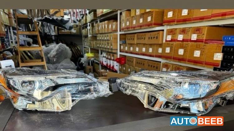 ضوء امامي تويوتا كورولا يمين و شمال 2017