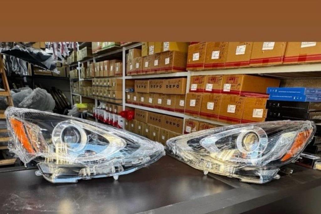 Lights Front light Toyota Prius C