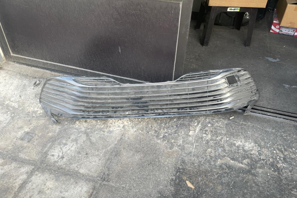 Body  Grilles Toyota Camry
