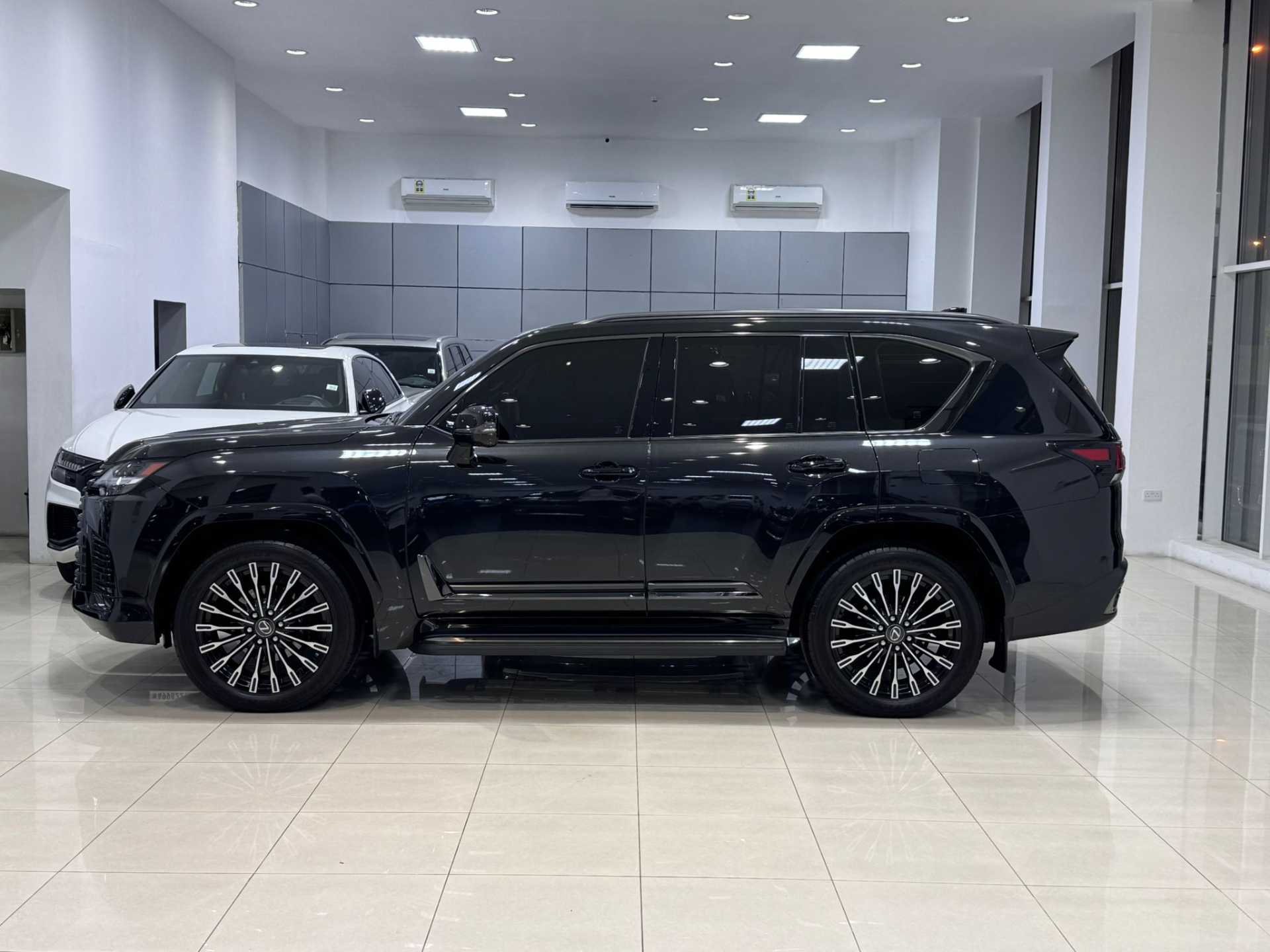Lexus LX600 2025