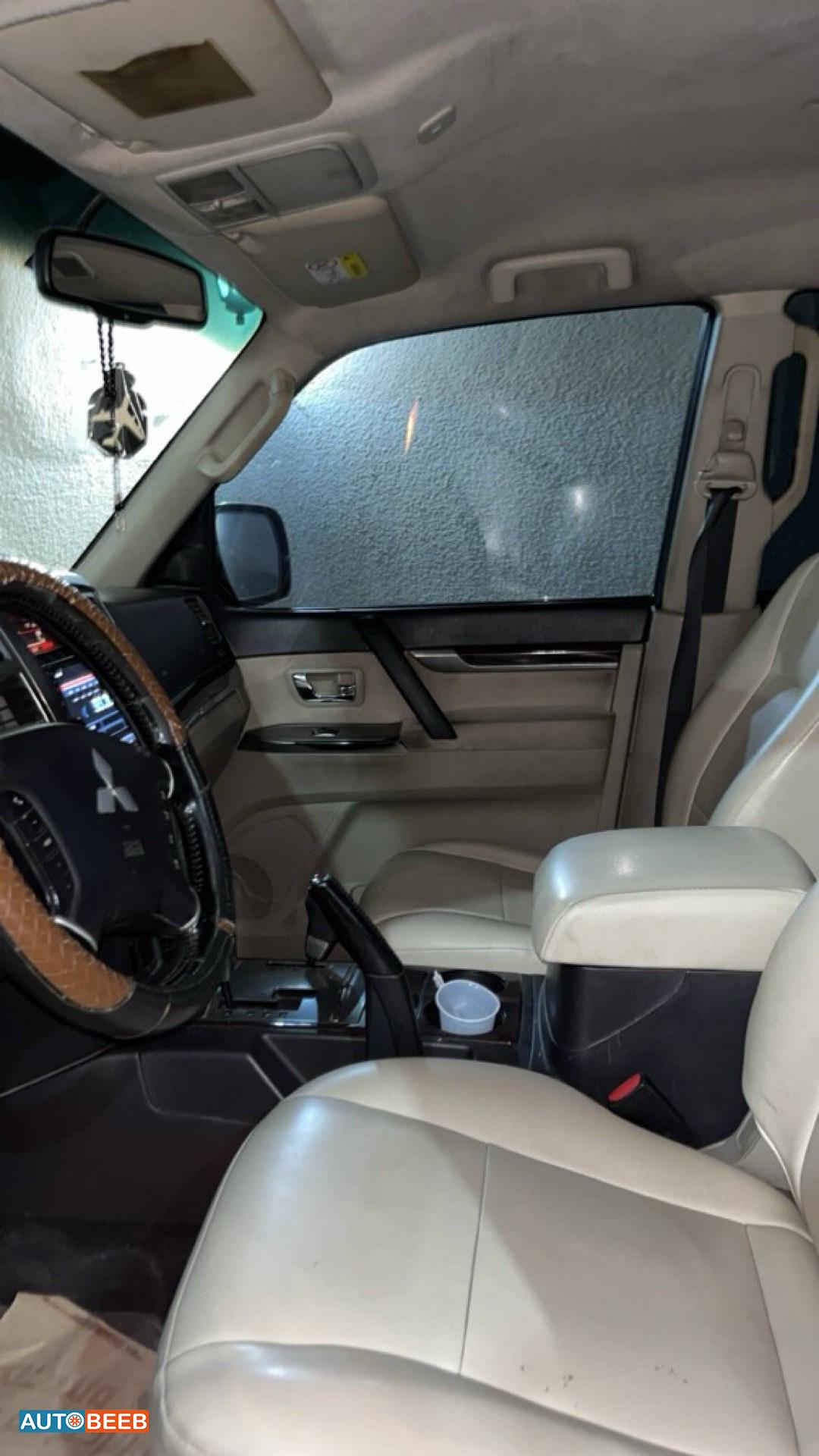 ميتسوبيشي باجيرو 2015