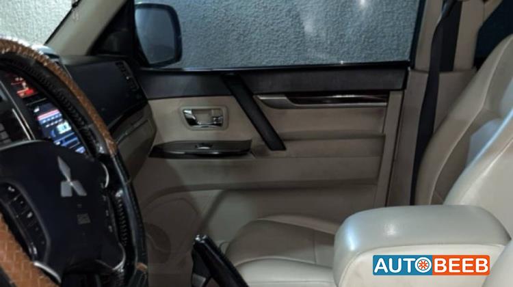 ميتسوبيشي باجيرو 2015