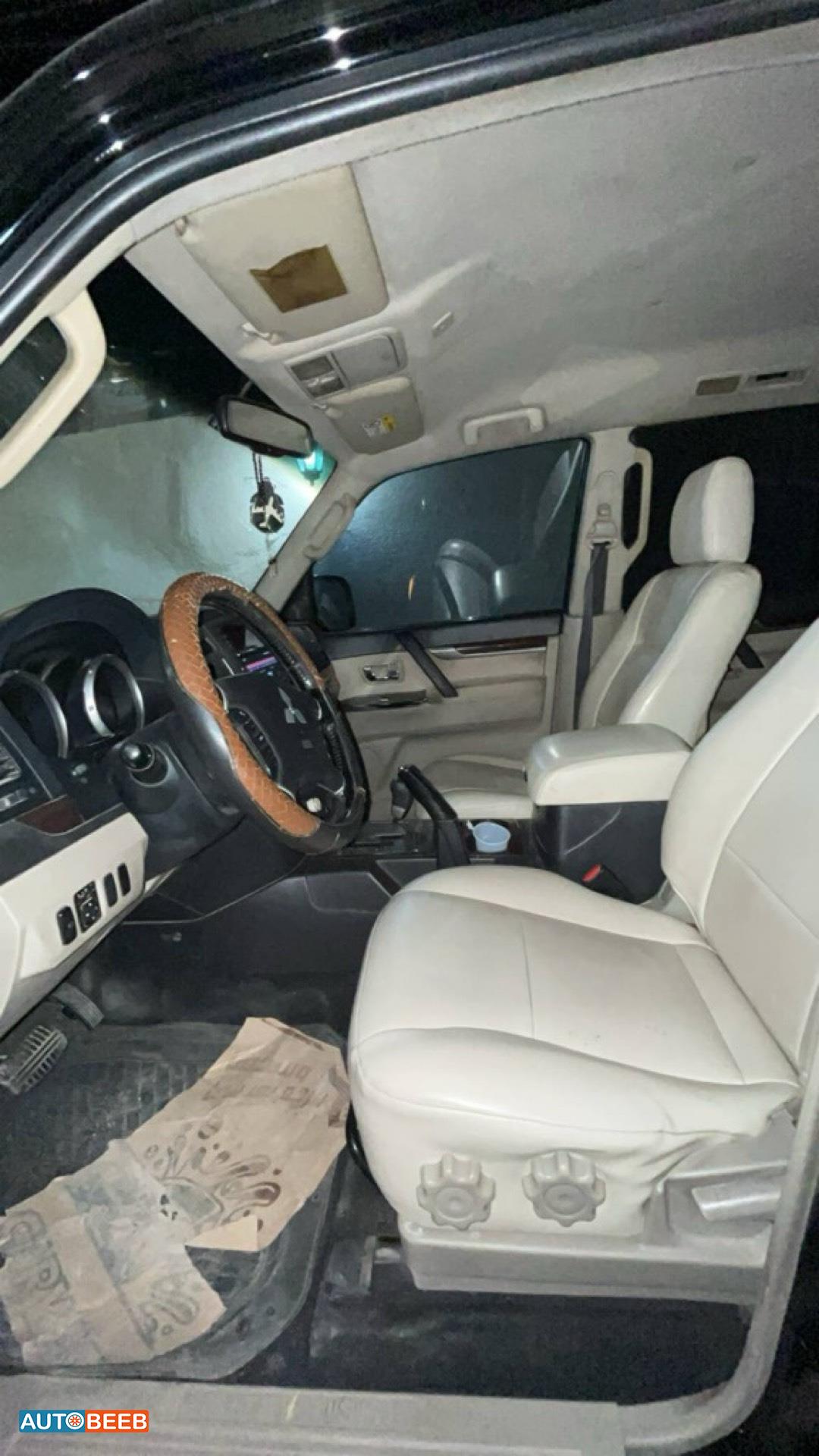 ميتسوبيشي باجيرو 2015