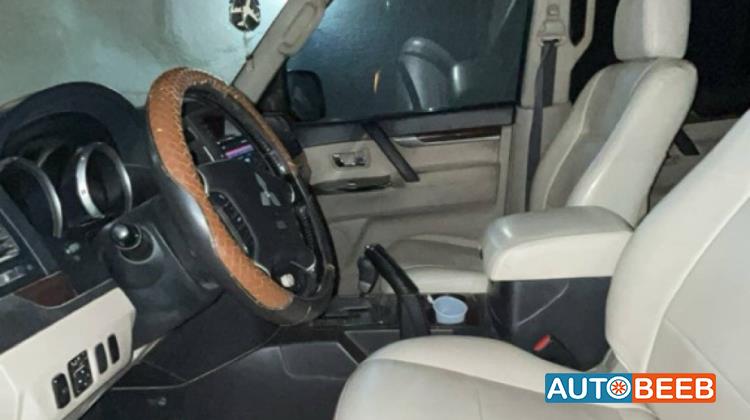 ميتسوبيشي باجيرو 2015