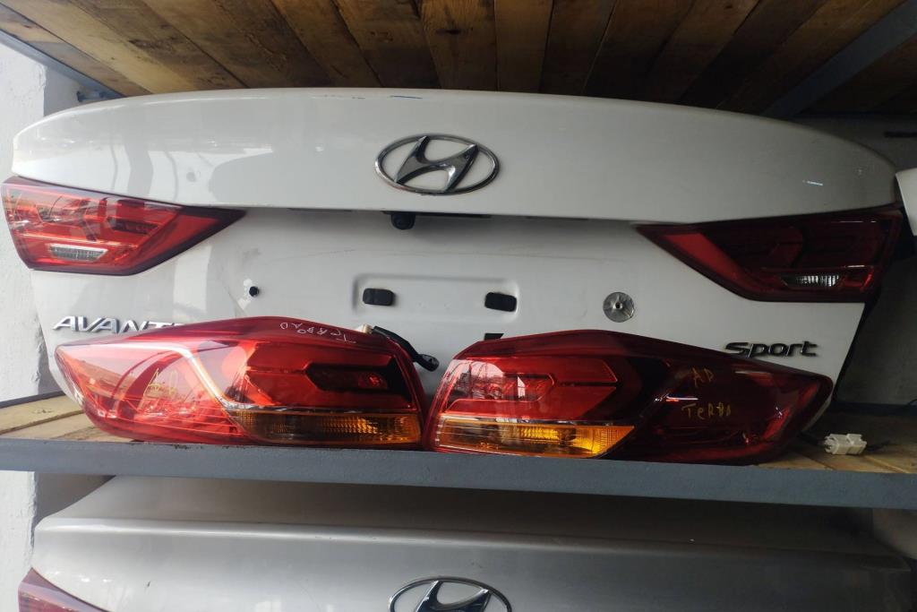 ضوء خلفي يمين شمال هونداي افانتي ad تيربو 2017 2018 2019