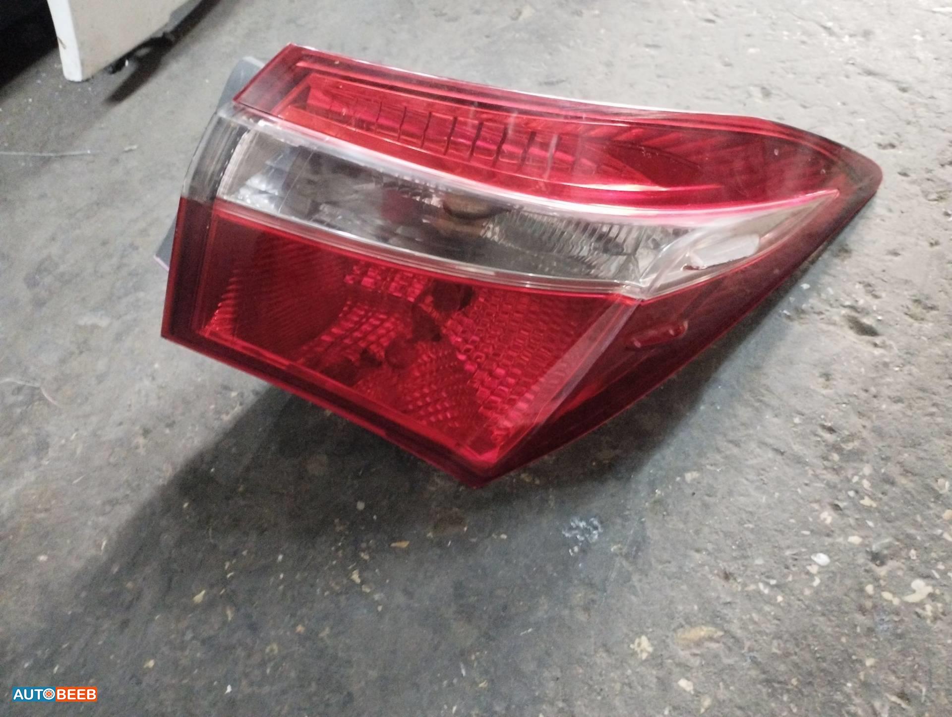 ضوء خلفي يمين تويوتا كورولا 2014 2015 2016