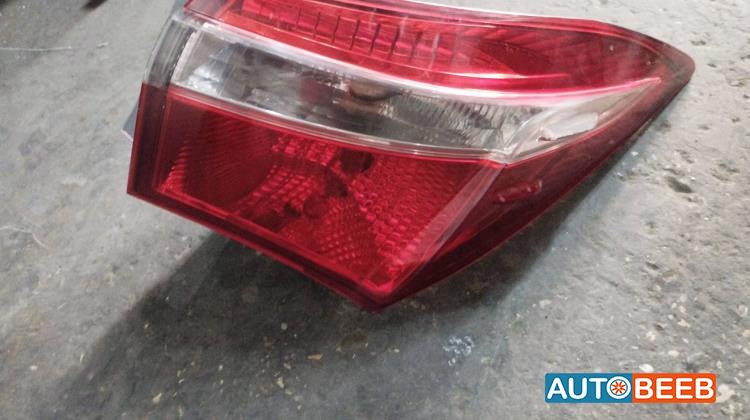 ضوء خلفي يمين تويوتا كورولا 2014 2015 2016