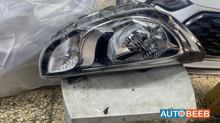 ضوء امامي يمين هيونداي أكسنت 2012 2013 2014