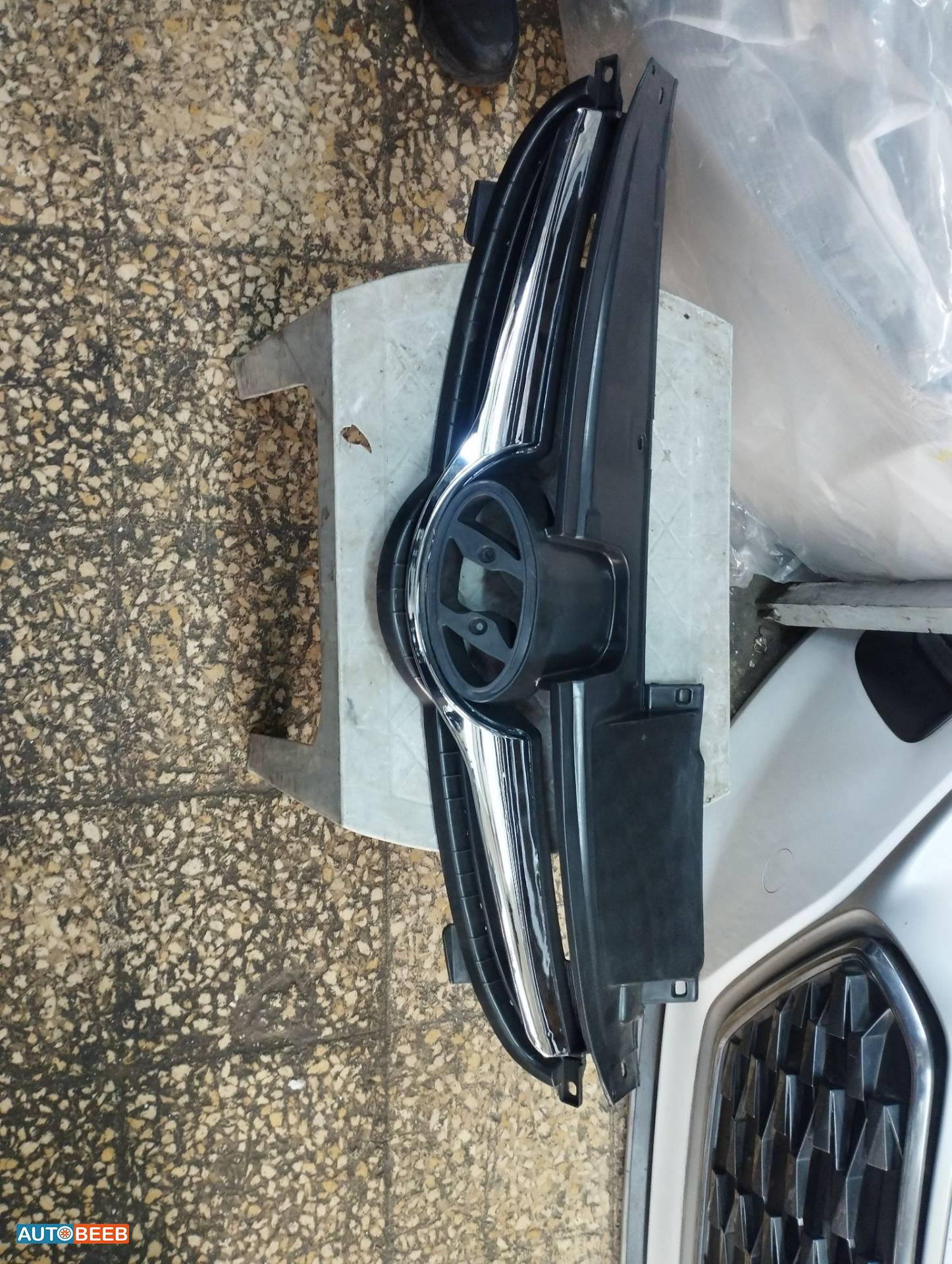 Body  Grilles Hyundai Elantra