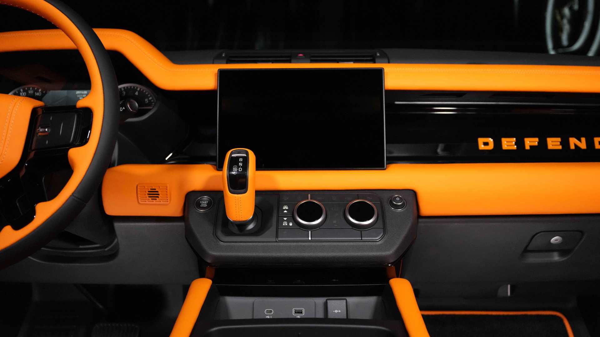 Land Rover Defender 2022