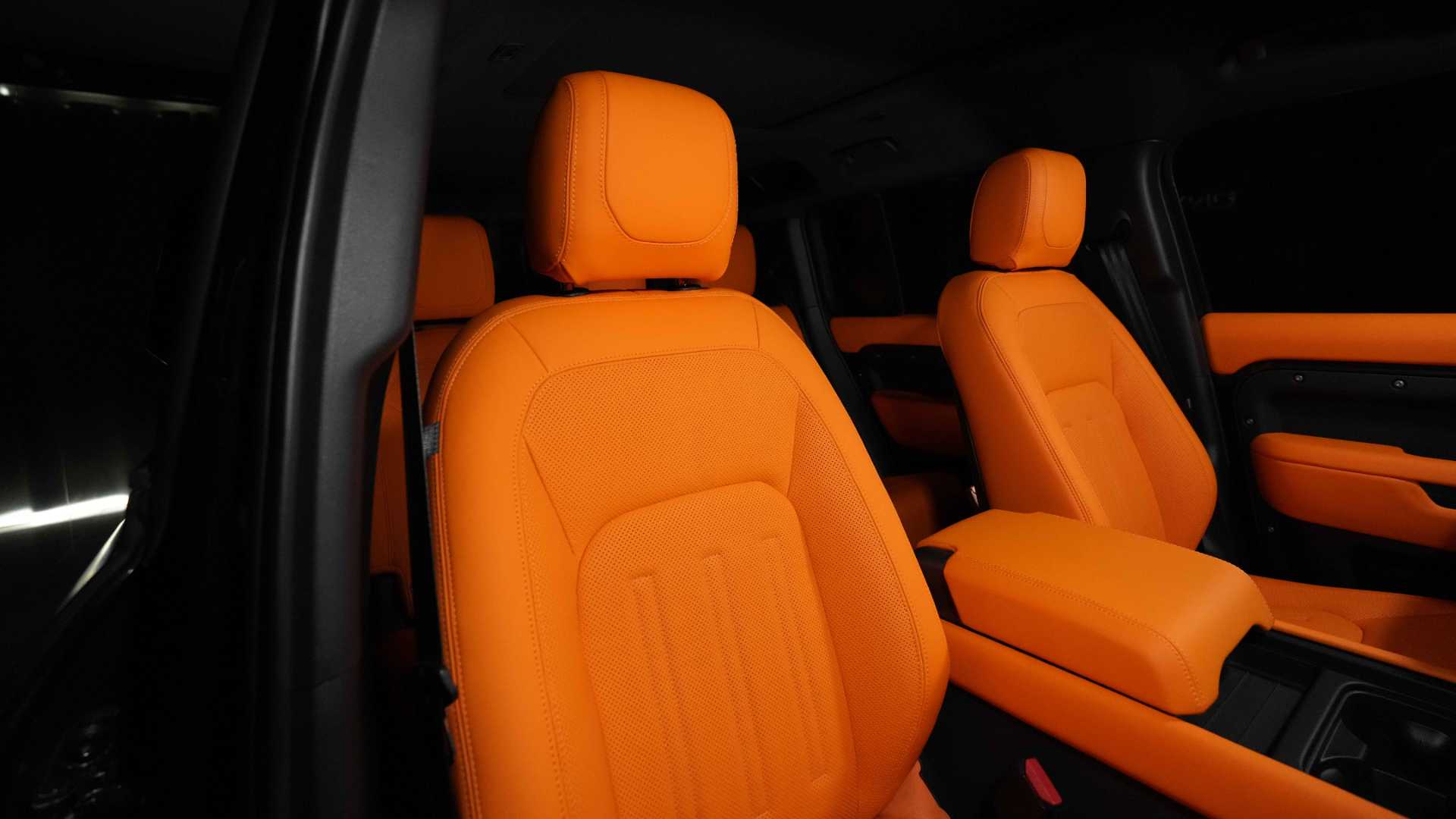 Land Rover Defender 2022