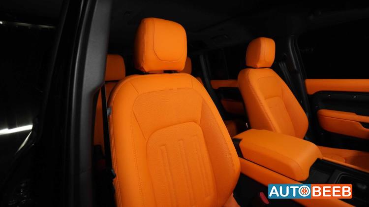 Land Rover Defender 2022