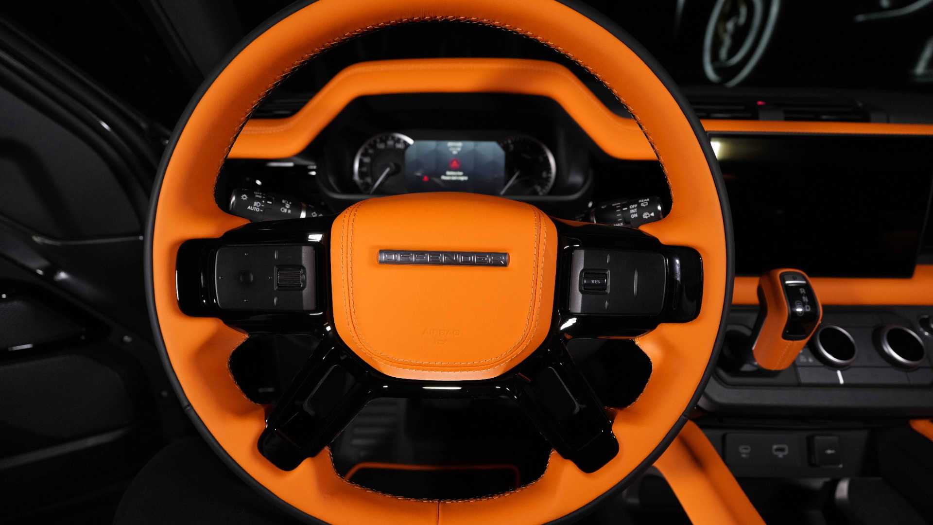 Land Rover Defender 2022