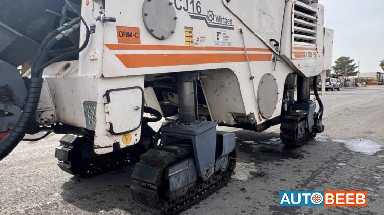 Paver  Machine Wirtgen 2005