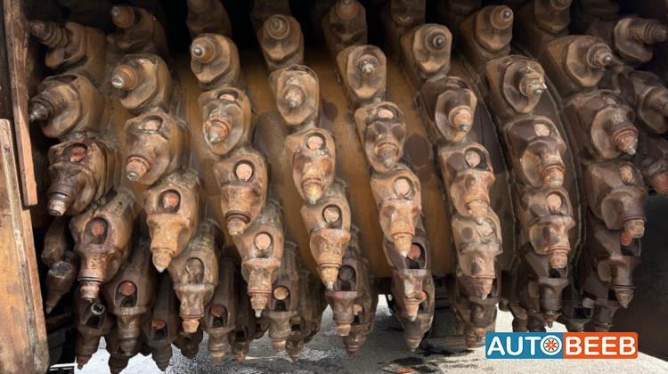 Paver  Machine Wirtgen 2005