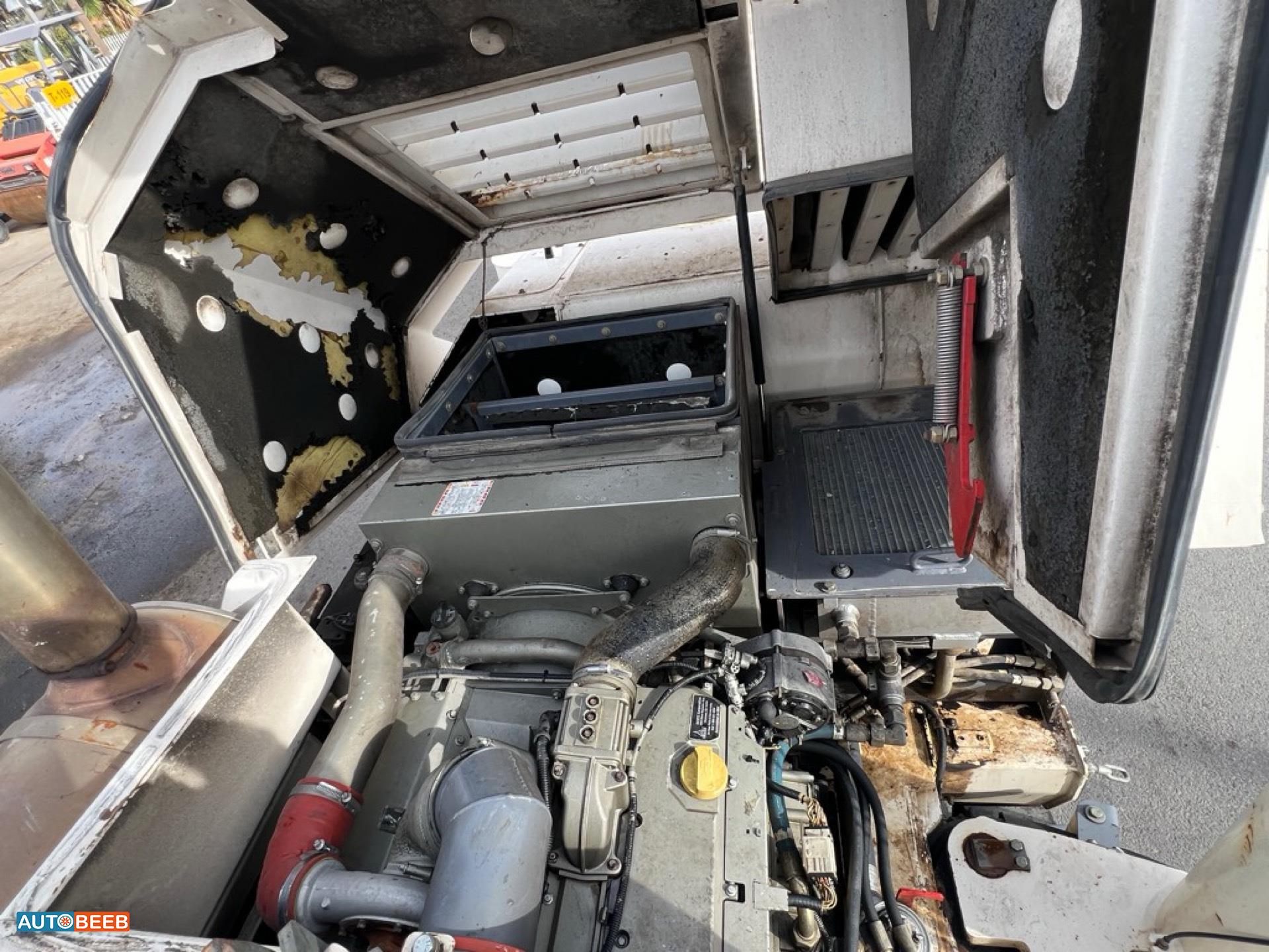 Paver  Machine Wirtgen 2005