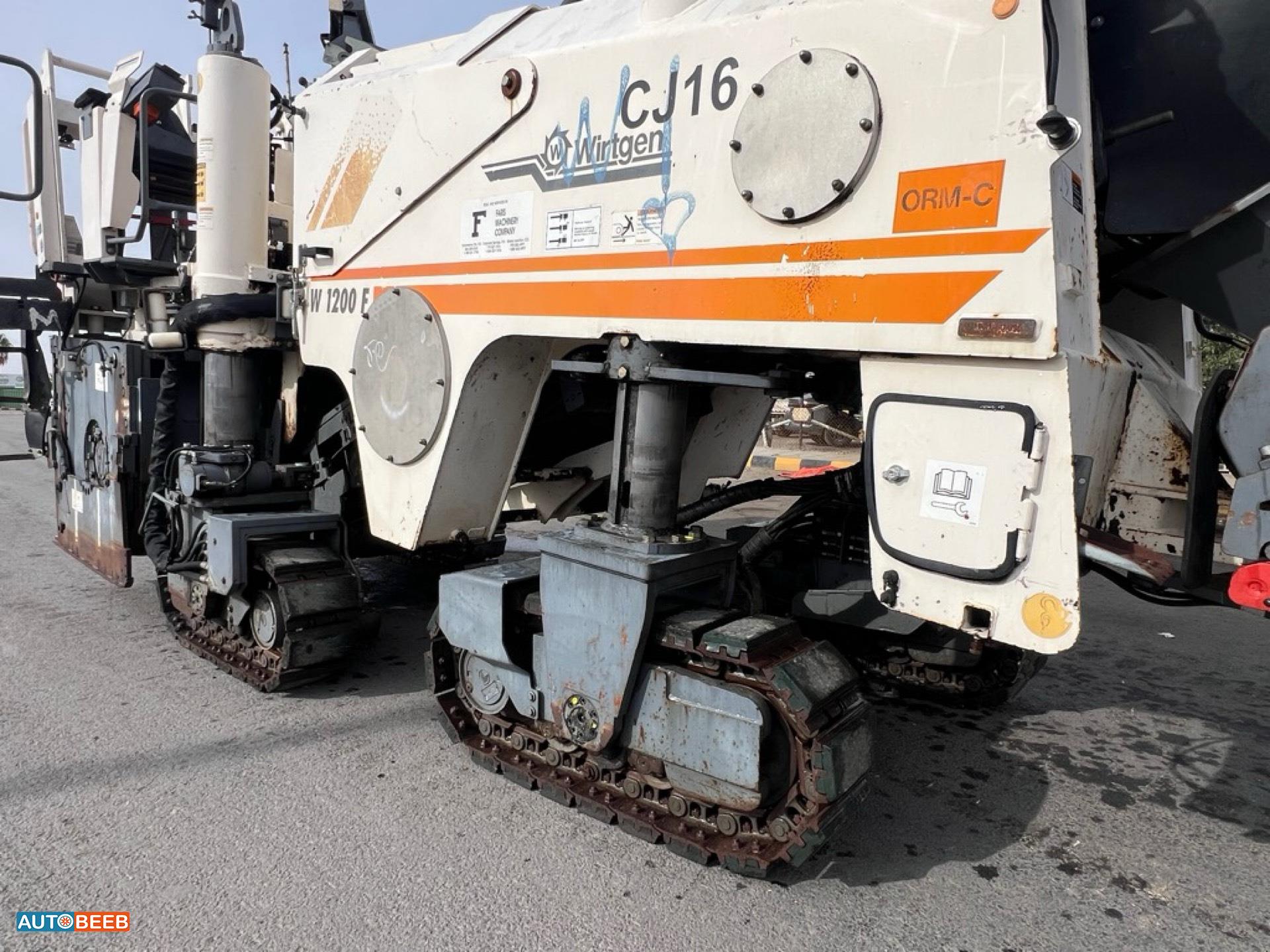 Paver  Machine Wirtgen 2005