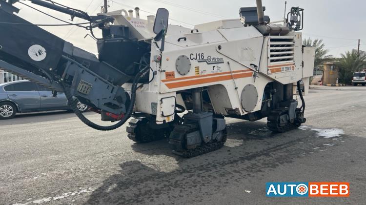 Paver  Machine Wirtgen 2005