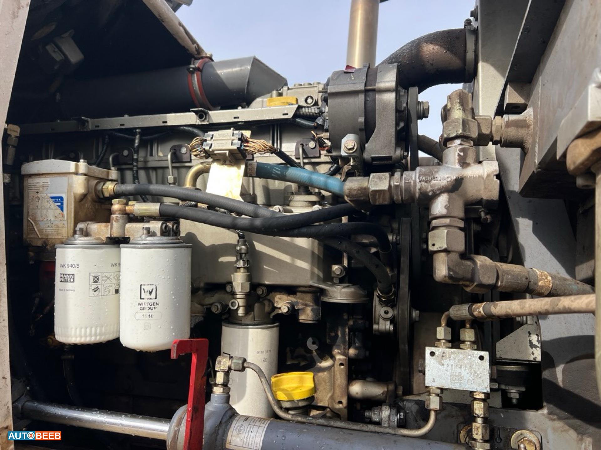 Paver  Machine Wirtgen 2005