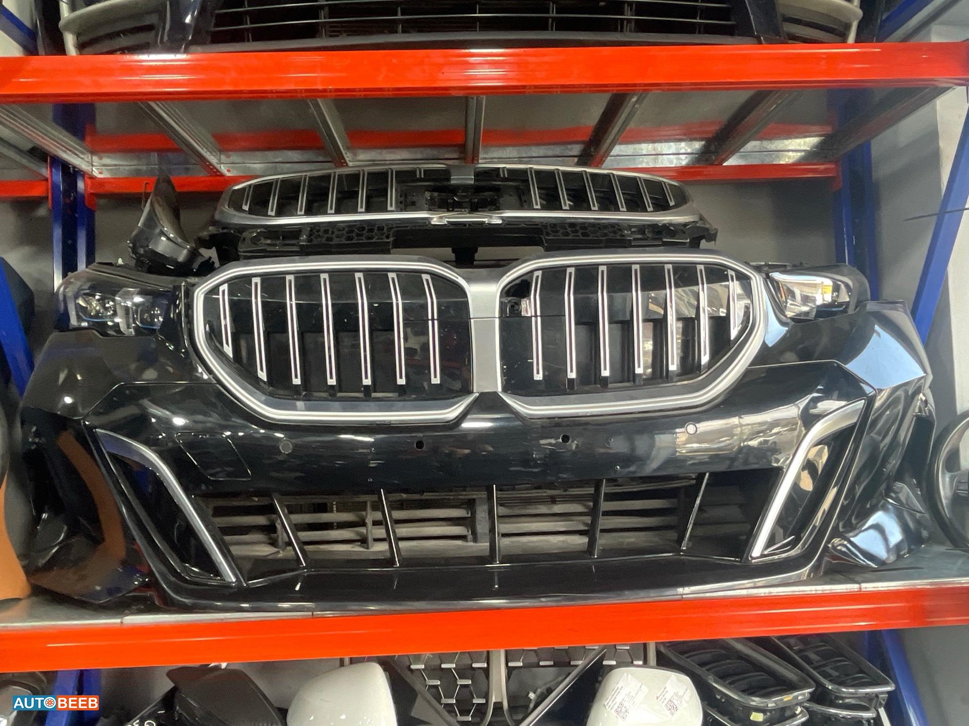 واجهة امامية طمبون اضوية يمين شمال بي ام دبليو الفئة الخامسة 2024 