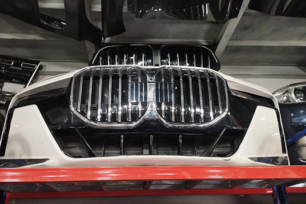 Body  Bumper BMW 740