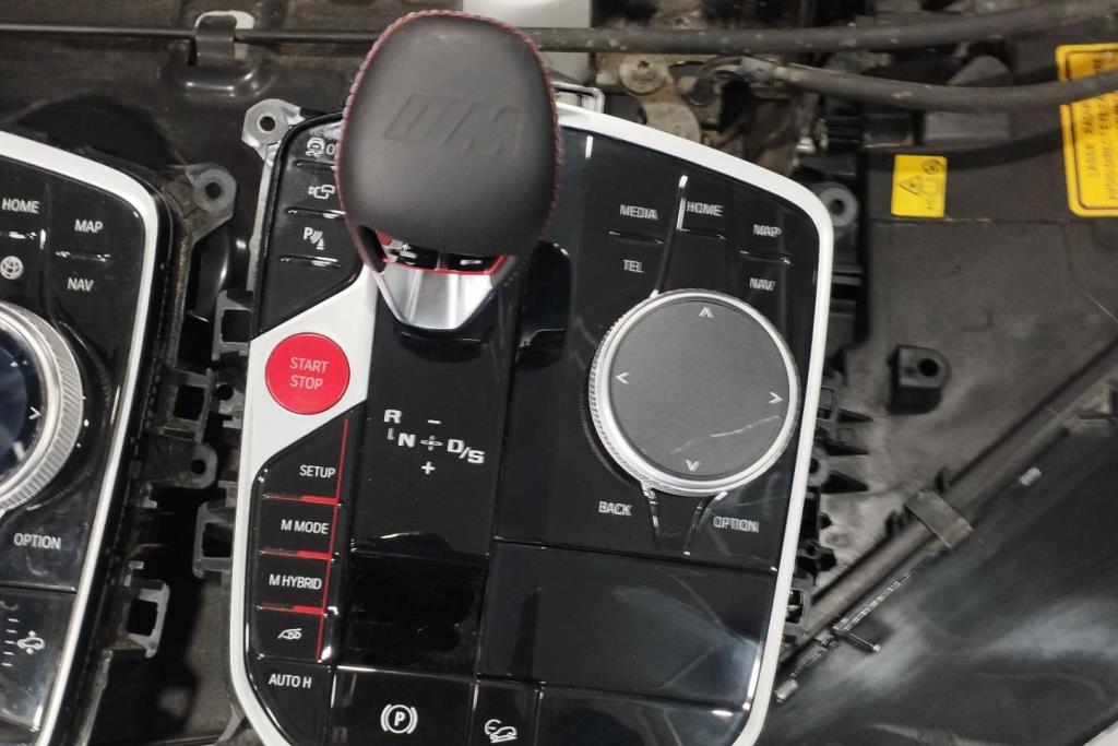 Cabin  Control buttons BMW M4