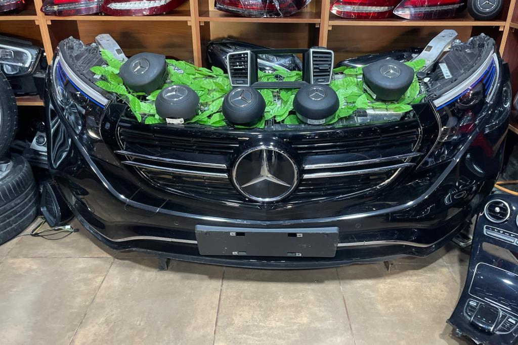 واجهة امامية طمبون اضوية يمين شمال مرسيدس EQC400 2024 2025