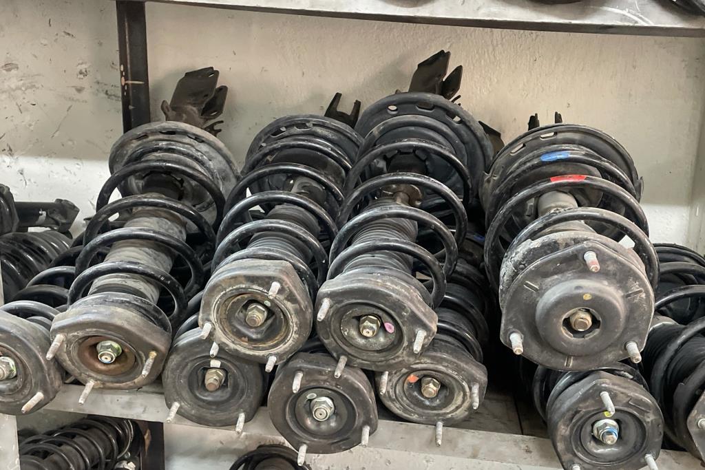  Shock Absorber Mitsubishi Lancer