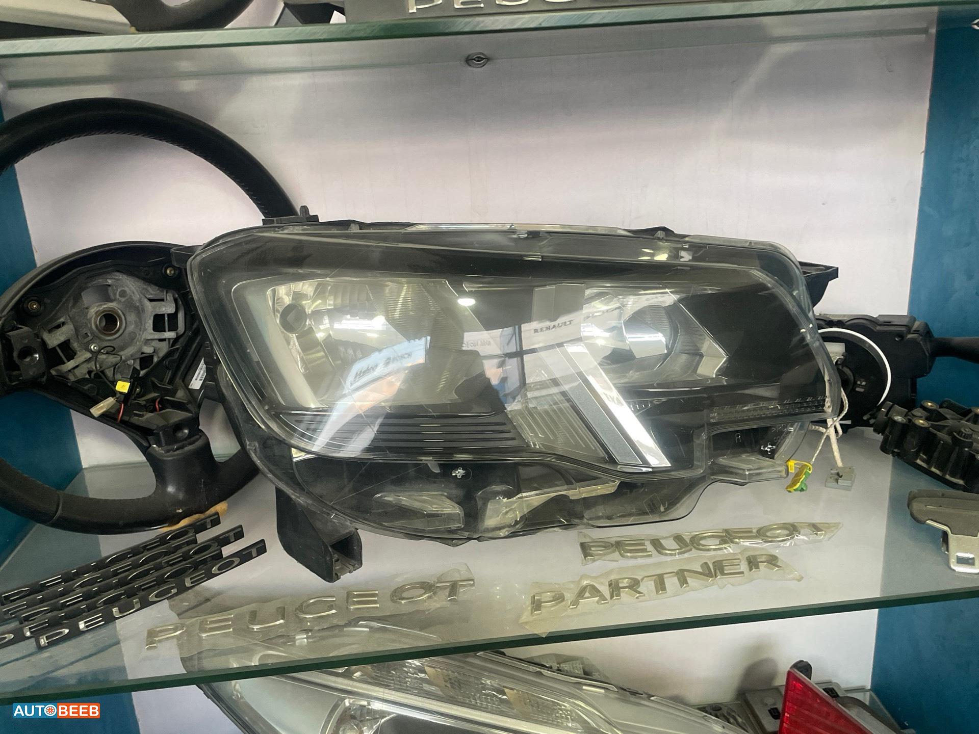 ضوء امامي يمين بيجو بارتنر 2023 2024