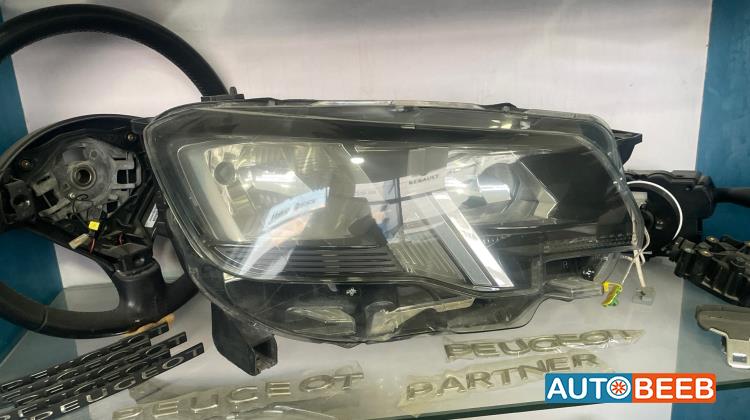 ضوء امامي يمين بيجو بارتنر 2023 2024