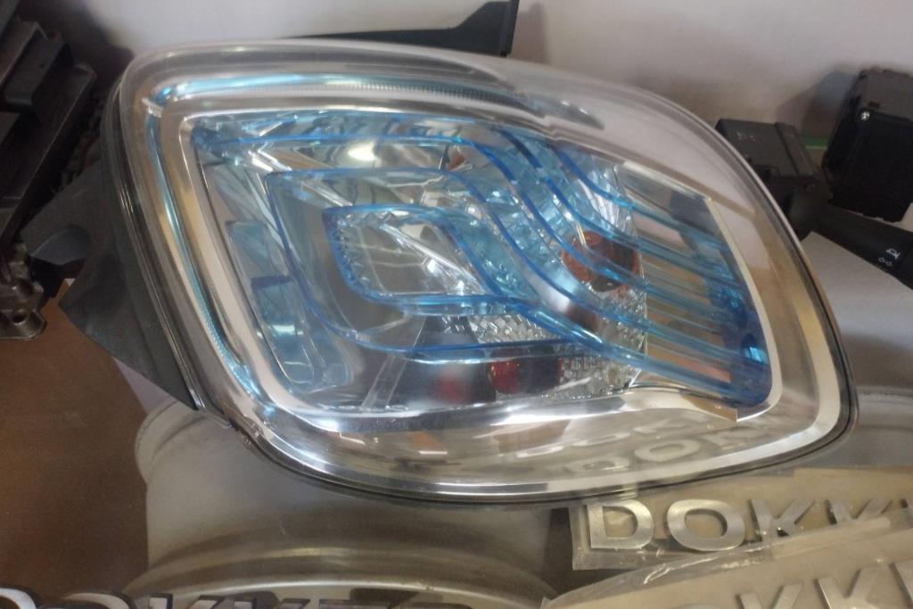 ضوء امامي يمين رينو زوي 2016 2017 2018 2019