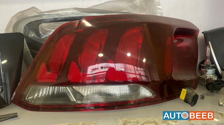 ضوء خلفي يمين بيجو 301 2020 2021 2022