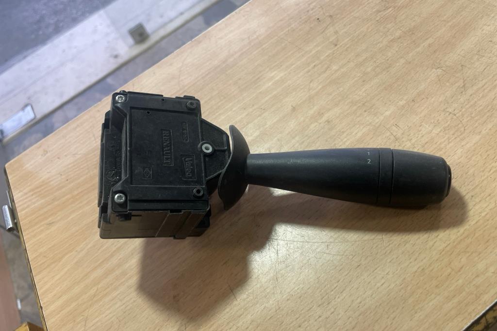 يد اضوية رينو دوكر 2020 2021