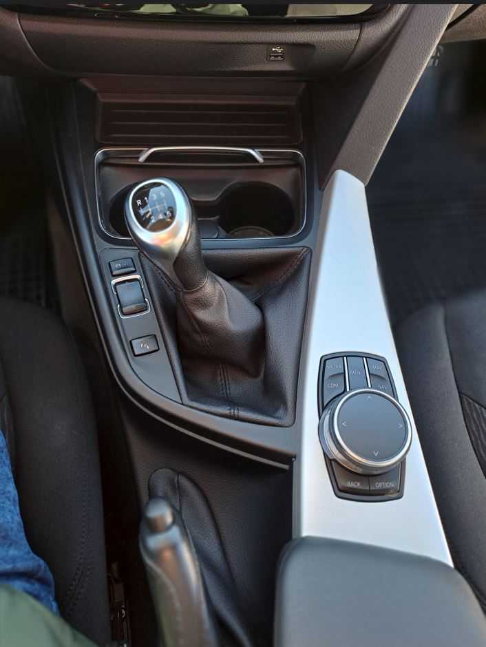 بي ام دبليو 318 2017