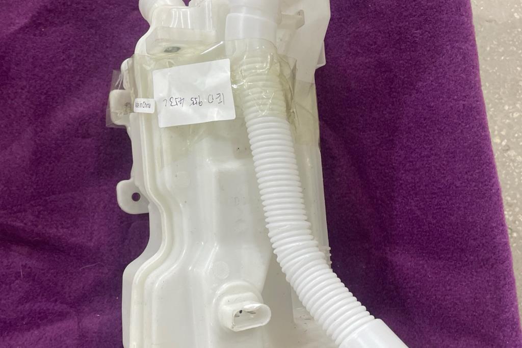 مطرة ماء مساحات فولكس فاجن ID3 ID4 ID6 2022  2023 2024