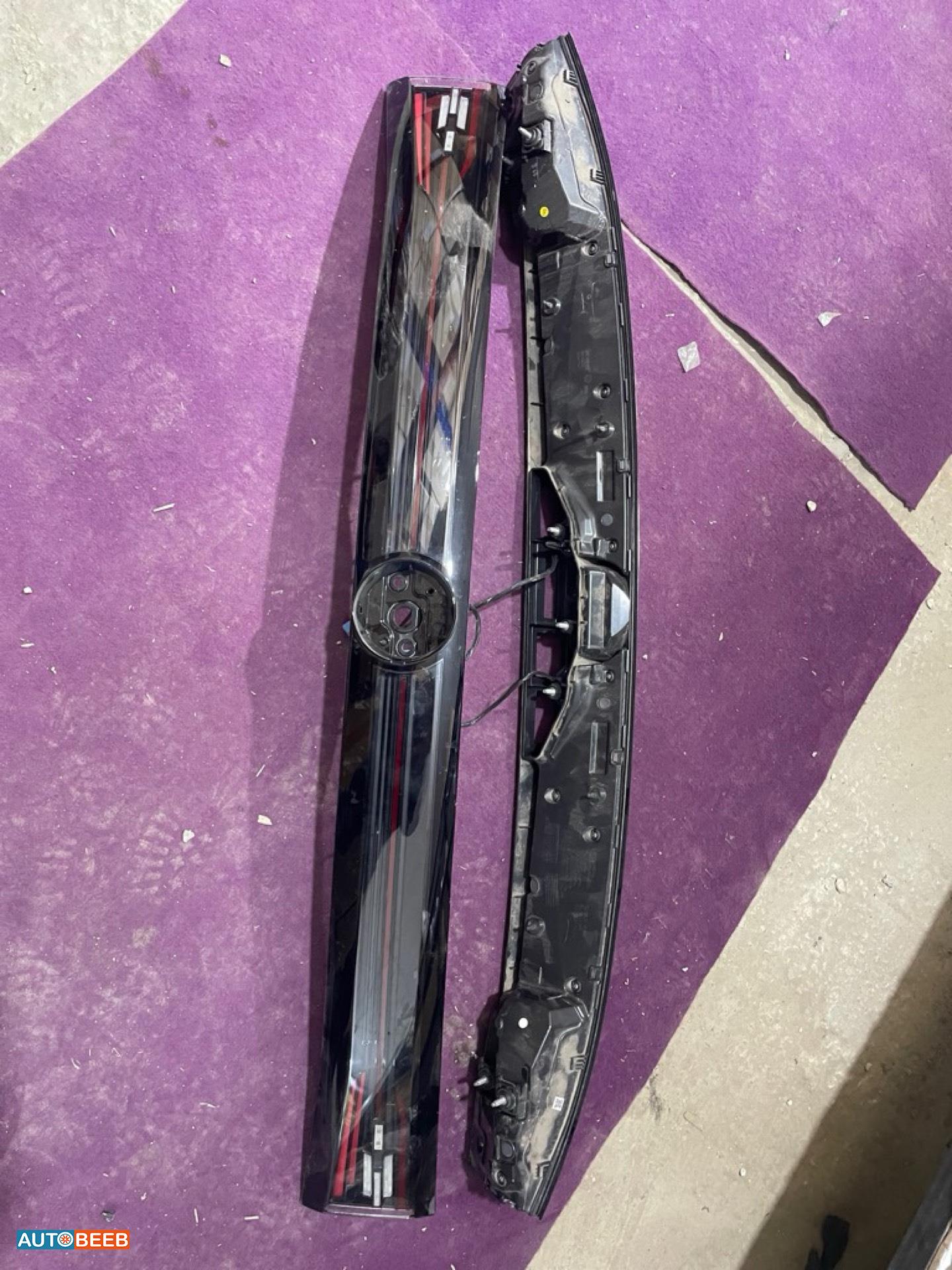 عواكس خلفية فولكس فاجن ID4 x  برو وبيور 2022 2023 2024