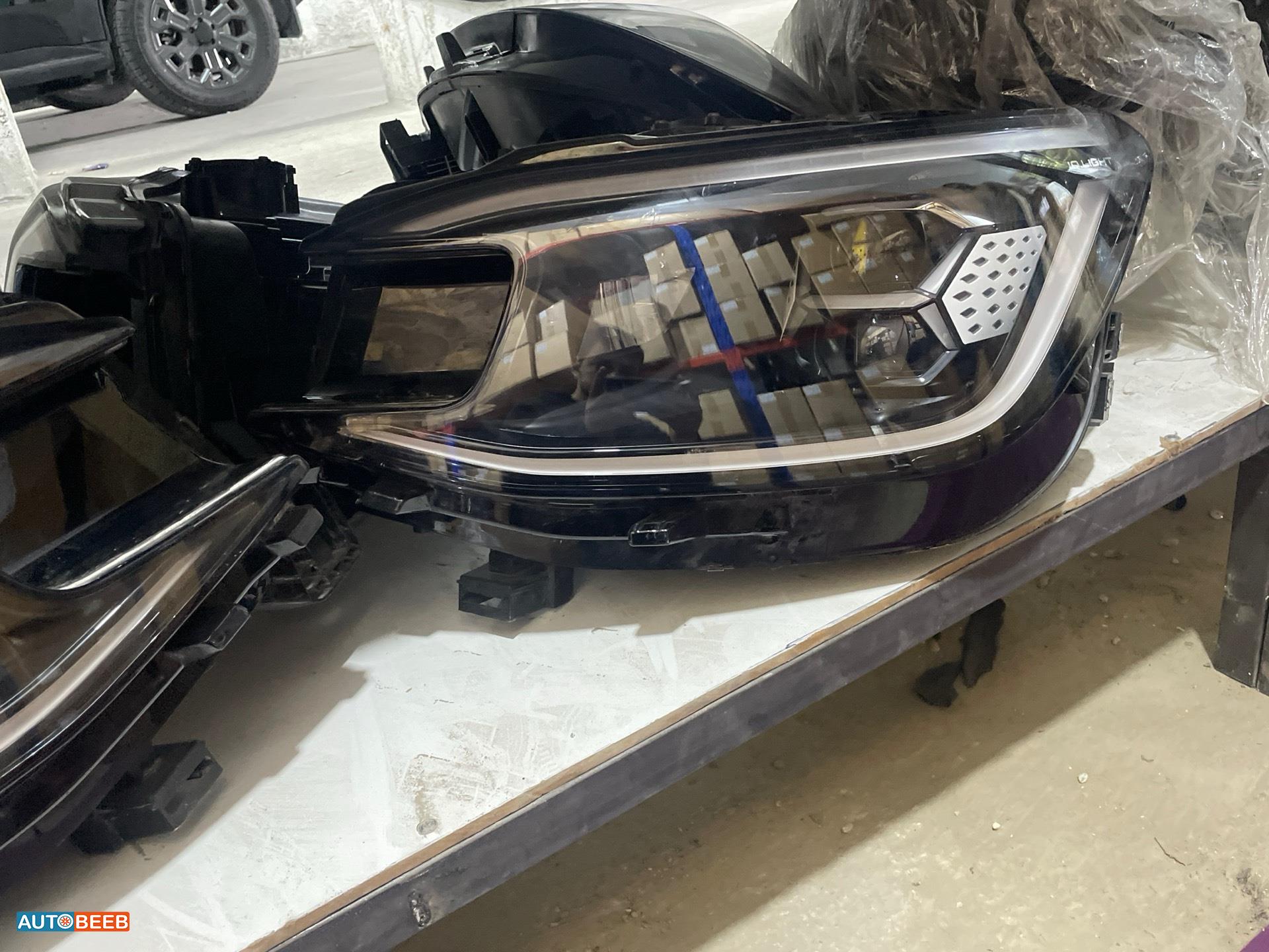 ضوء امامي شمال فولكس فاجن ID6 2022 2023 2024