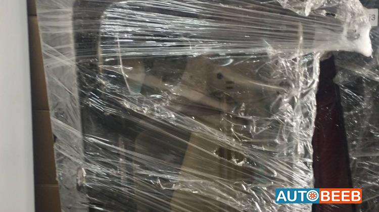 باب امامي يمين شمال تيسلا 3 2024