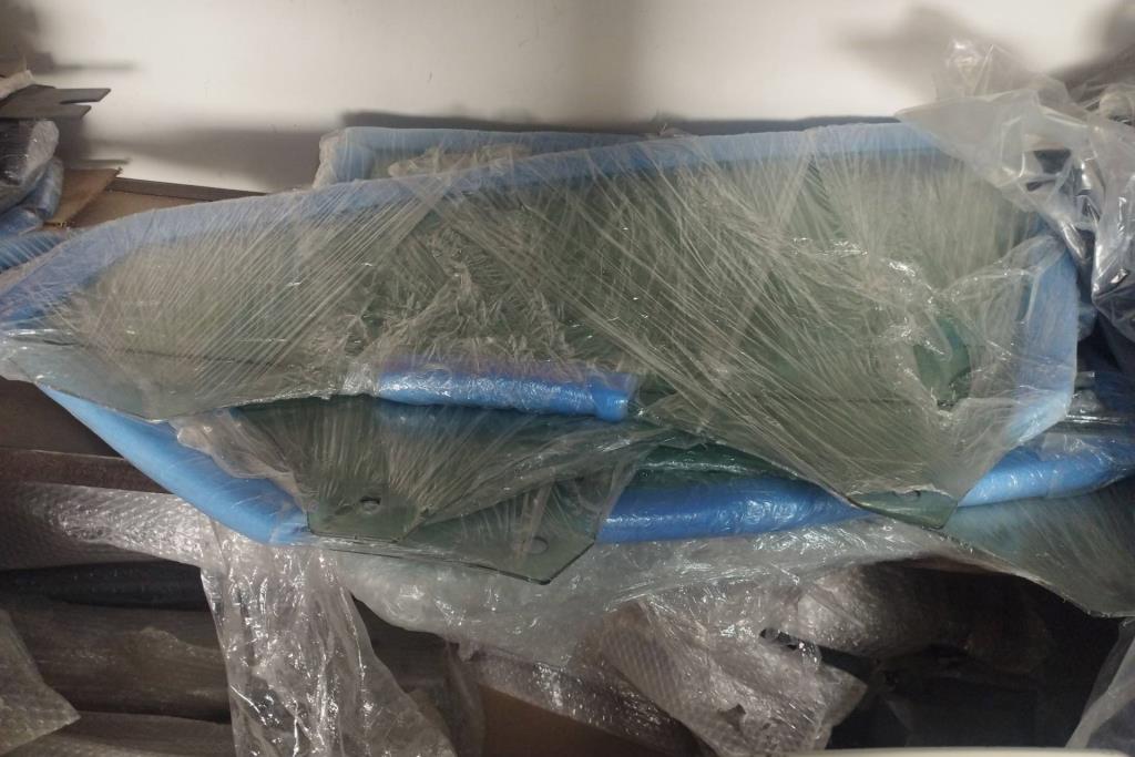 زجاج امامي خلفي بواب تيسلا 3 2024