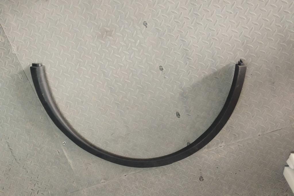 لفة عجل خلفي تيسلا Y 2022